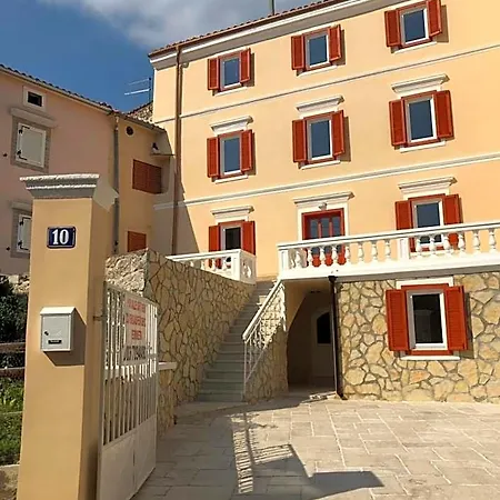 Romantic Centar Omisalj Hotel 3*